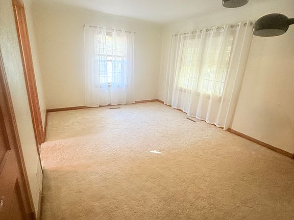 2nd image of 1679 Nevada Ave E