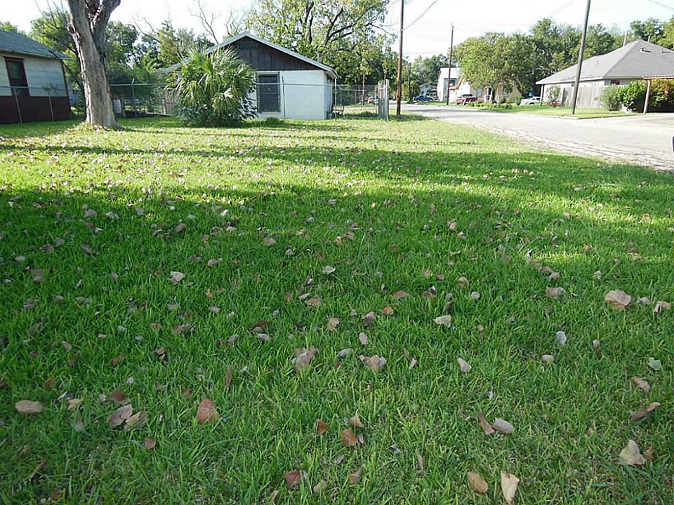 1st image of 1401 1st St
