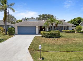 493 SW Eyerly Ave, Port Saint Lucie, FL 34983