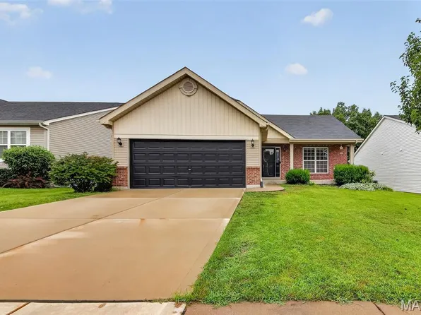 79 Huntleigh Woods Ct, Wentzville, MO 63385
