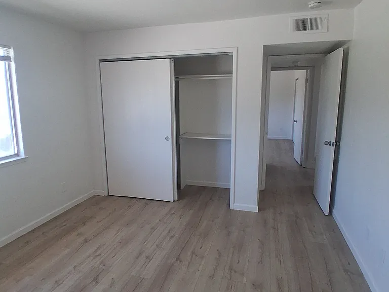 510 E Vine St #J — Photo 3
