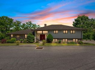 672 Kenwood Pl, Morgantown, WV 26505