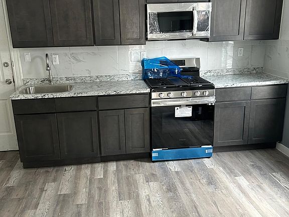 4th image of 205 Church St