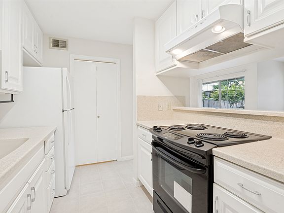 3rd image of 18333 Roehampton Dr APT 217