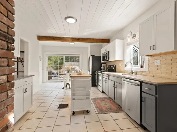 140 Center St, North Easton, MA 02356