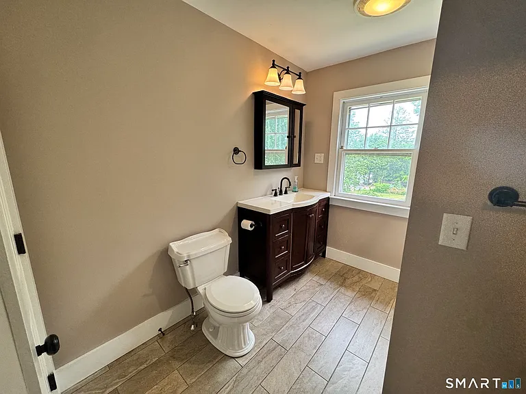 18 Spicer Ave — Photo 23