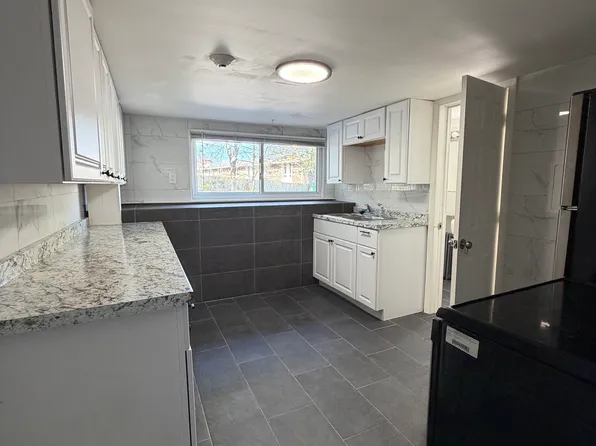 333 Main Rd Unit 8, Tiverton, RI 02878