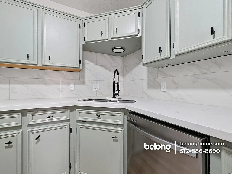 3103 Honeysuckle Cir #B — Photo 11