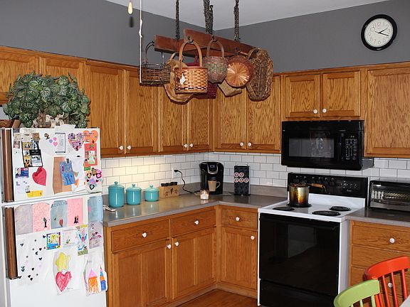 4th image of 312 Leavens Ave