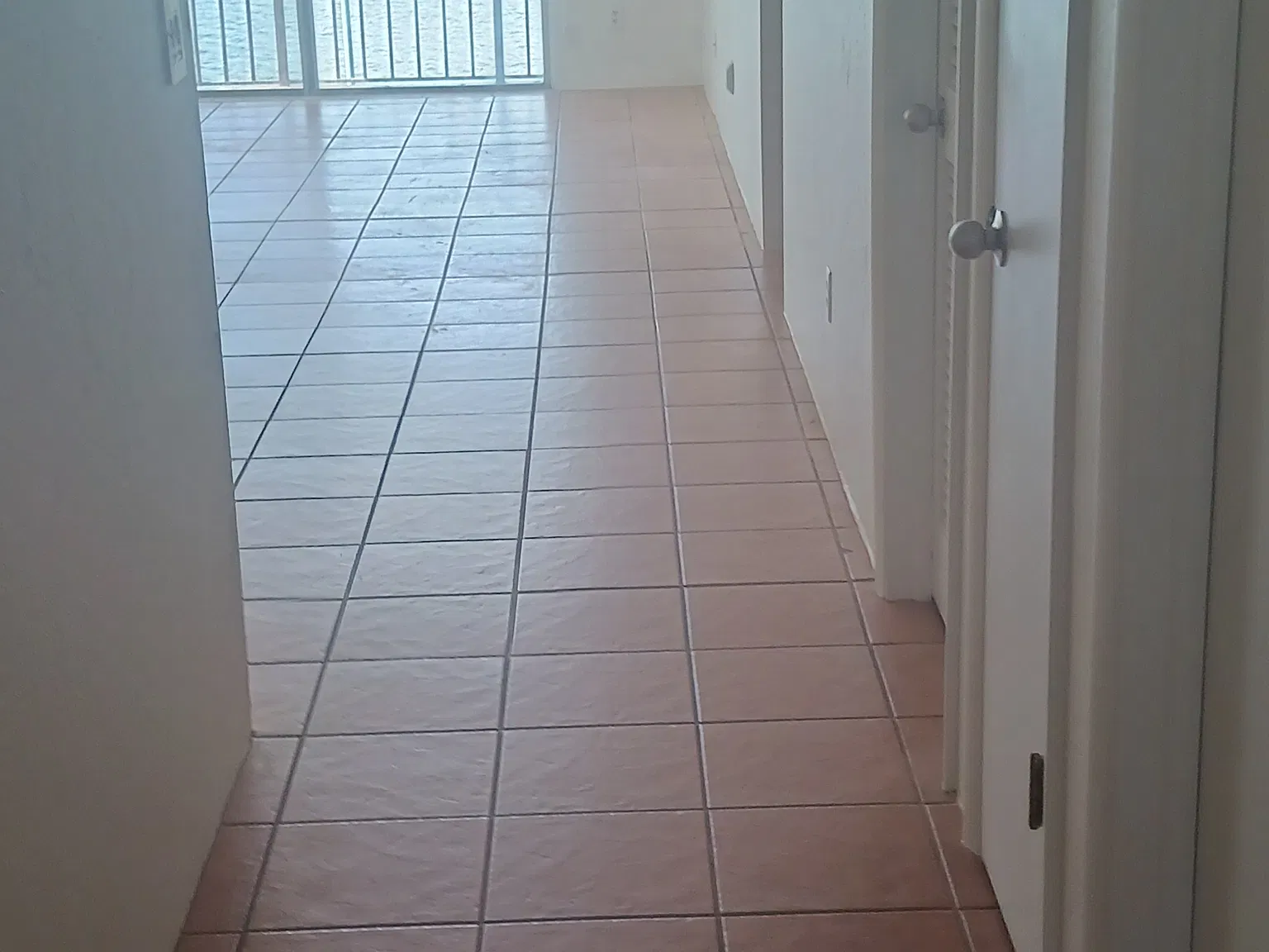 118 S Halifax Ave — Photo 3