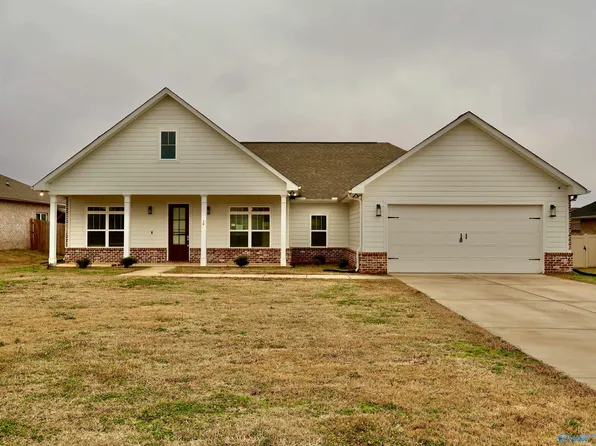 106 Parvin Way Dr, Hazel Green, AL 35750