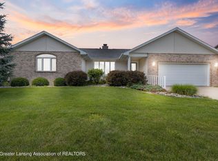 729 Fieldview Dr, Grand Ledge, MI 48837