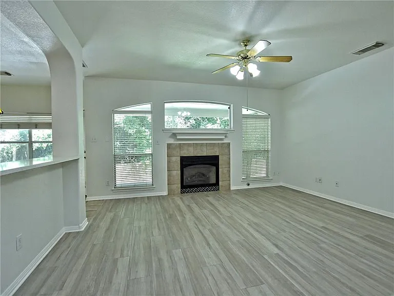 1817 Chasewood Dr — Photo 6