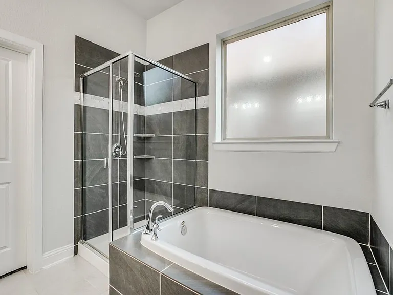 2717 Trinity Trail Way — Photo 14