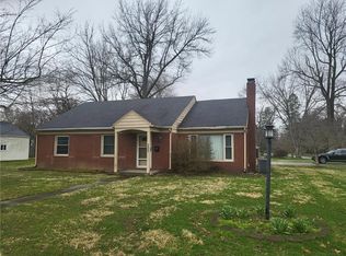233 Edgewood Dr, Anderson, IN 46011