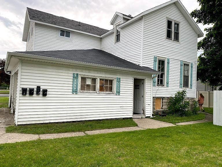 332 W Maple St, Alpena, MI 49707 Zillow