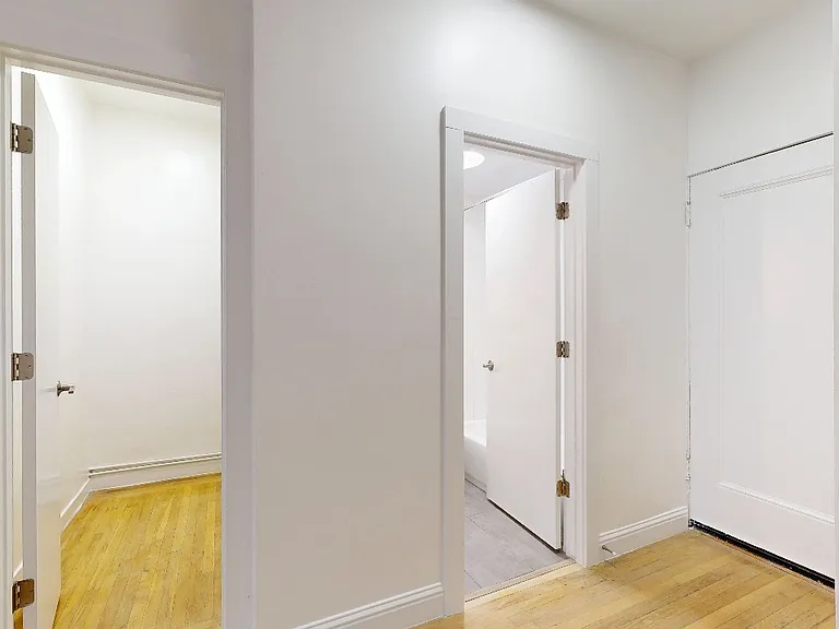 1106 Bush St #406 — Photo 9