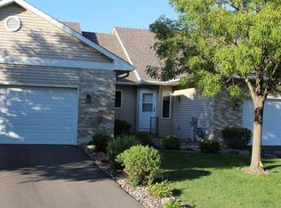 112073 Stone Creek Dr, Chaska, MN 55318