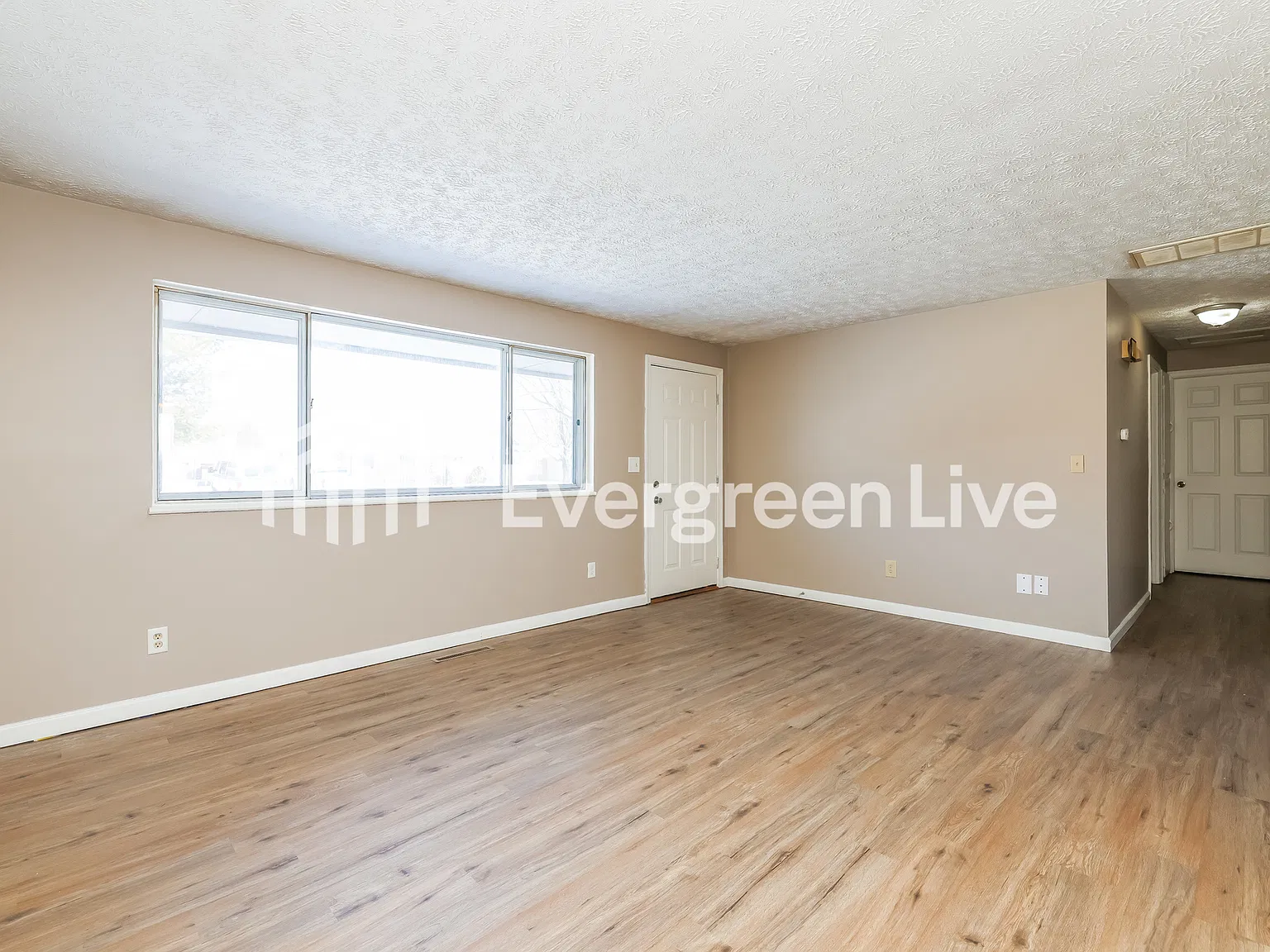 3 bed, 2.0 bath, 1080 sqft, $1,395 — Photo 4