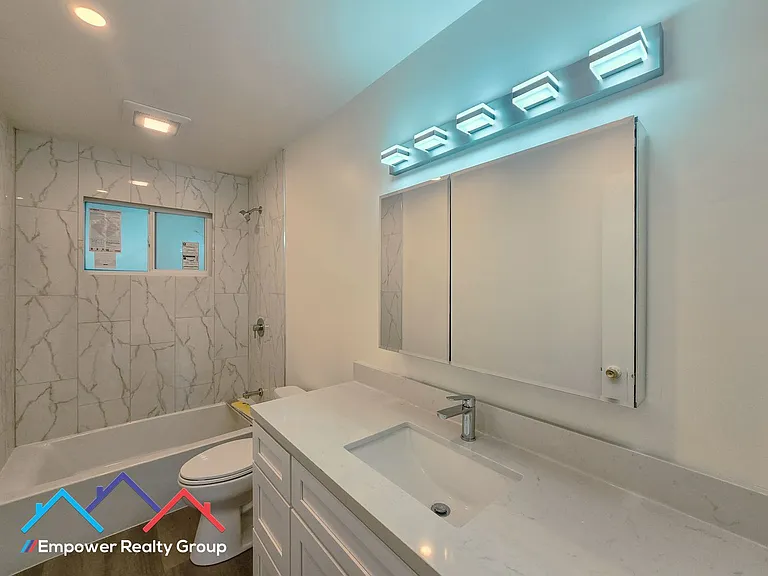 1512 Mozart St #F — Photo 5