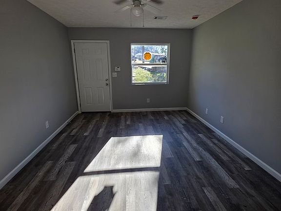 4th image of 822 Ragland Ct #A