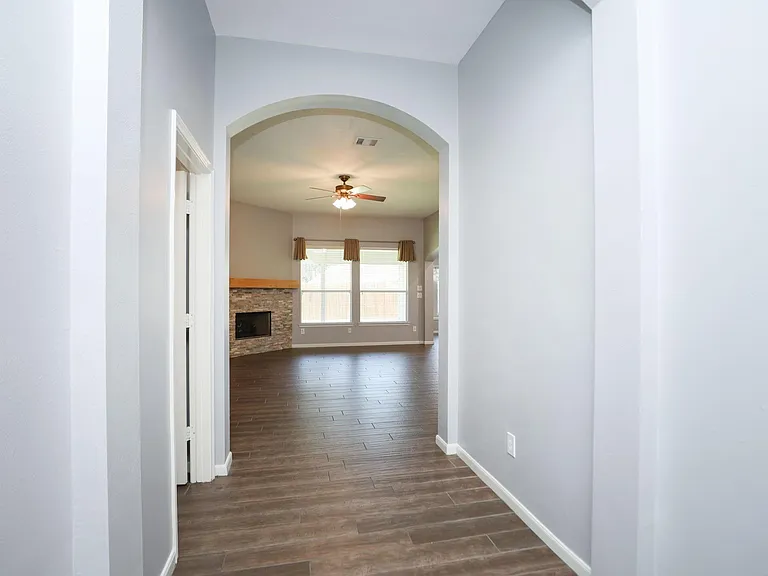 11110 Fall Point Dr — Photo 3