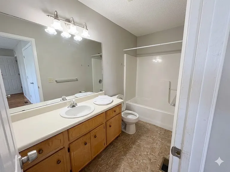 912 Pineland Ave #37 — Photo 6