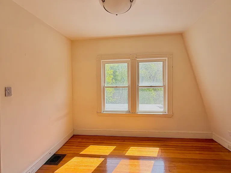 338-340 Central Ave #3 — Photo 8