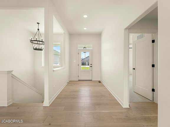 3rd image of 726 Sardonyx Dr