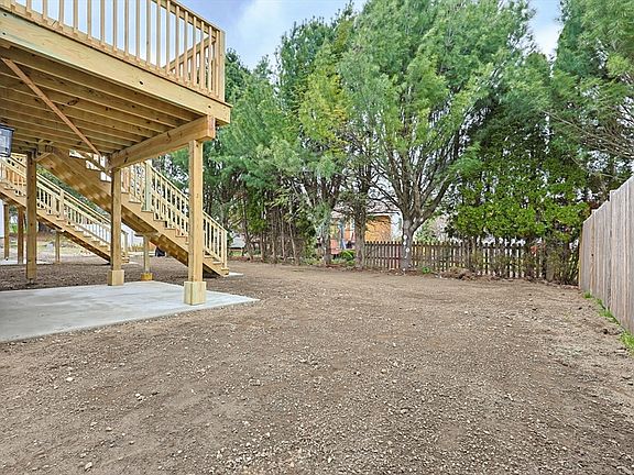 3rd image of 22 Beaumont Rd