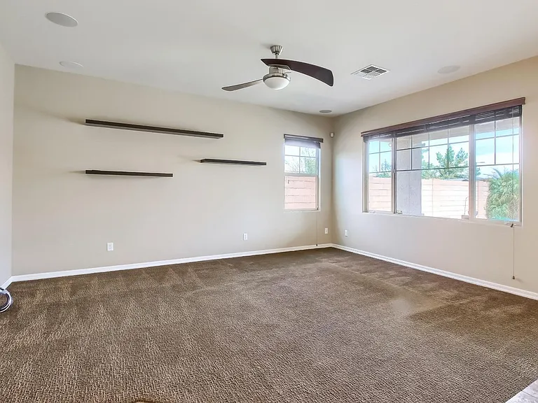888 E Jacob St — Photo 7
