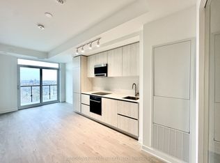 110 Broadway Ave #1610, Toronto, ON M4P 1V7