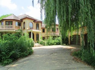 2269 Greenview Rd, Northbrook, IL 60062