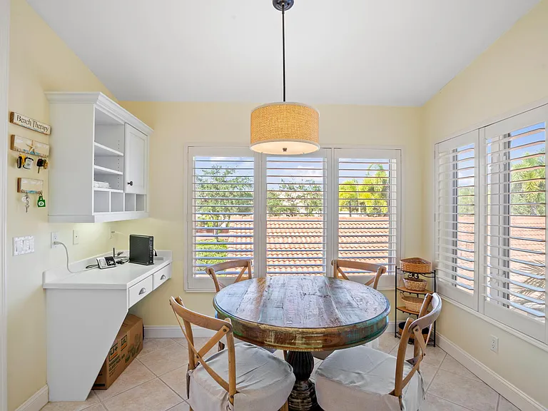 2385 Hidden Lake Dr #10 — Photo 12