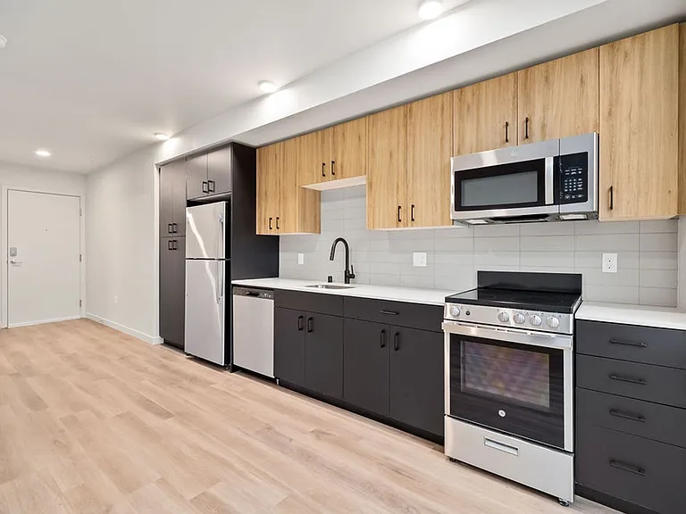 Niwa Apartments | Modern City Living in Queen Anne | Furnished Units & Move in Specials! — Photo 22