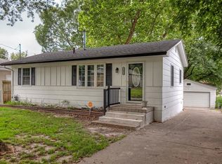 2400 E 37th Ct, Des Moines, IA 50317