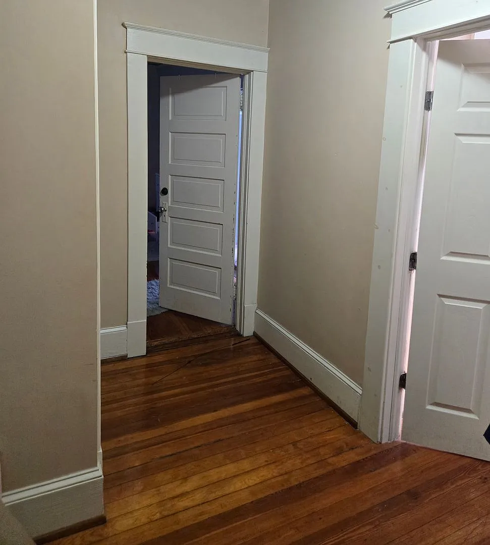4 bedroom house less than a mile from UNCG — Photo 4