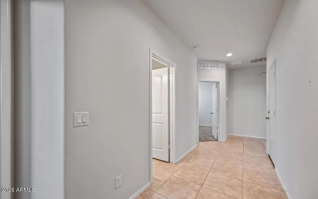 4 bed, 2.0 bath, 1712 sqft, $1,800 — Photo 2