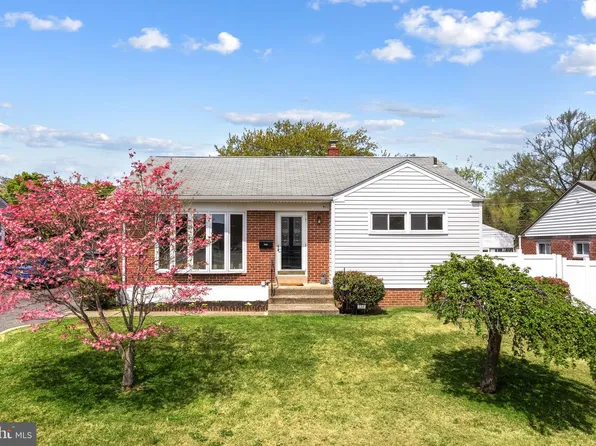 2245 Martin Ln, Morton, PA 19070