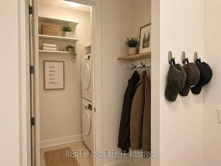 150 Main St W #Penthouse 10 — Photo 5