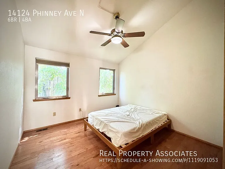 14124 Phinney Ave N — Photo 36