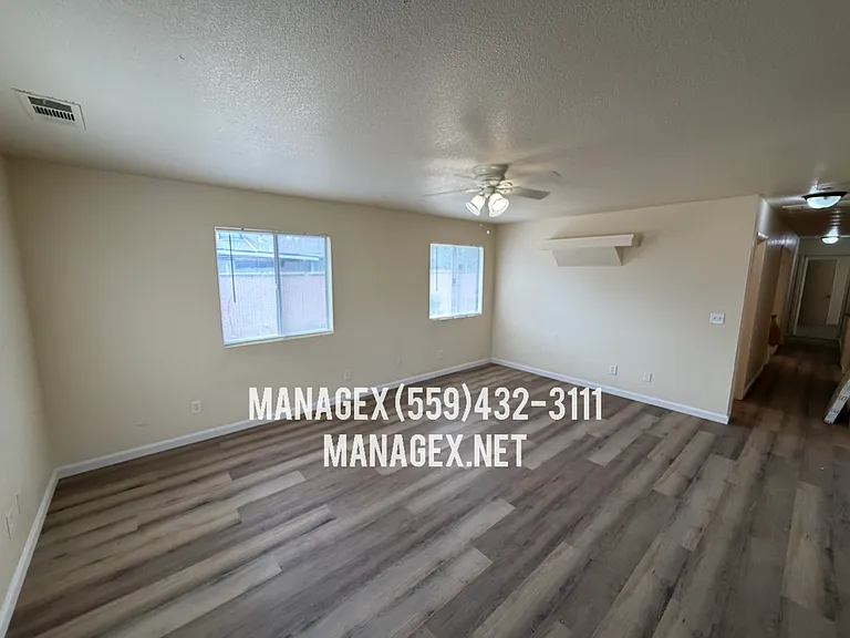 4065 E Dwight Way — Photo 2