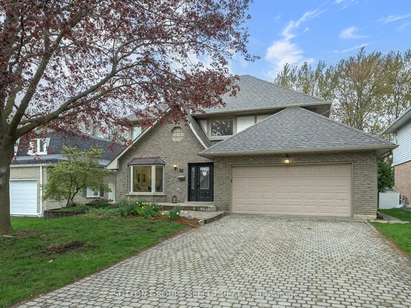 22 Pinegrove Cres, London, ON N6J 3Y9