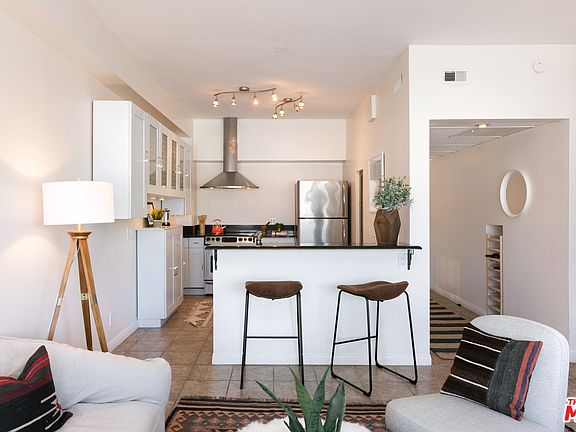 5th image of 7135 Hollywood Blvd APT 705