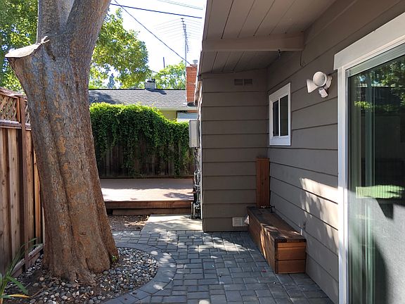 4th image of 2048 Oberlin St