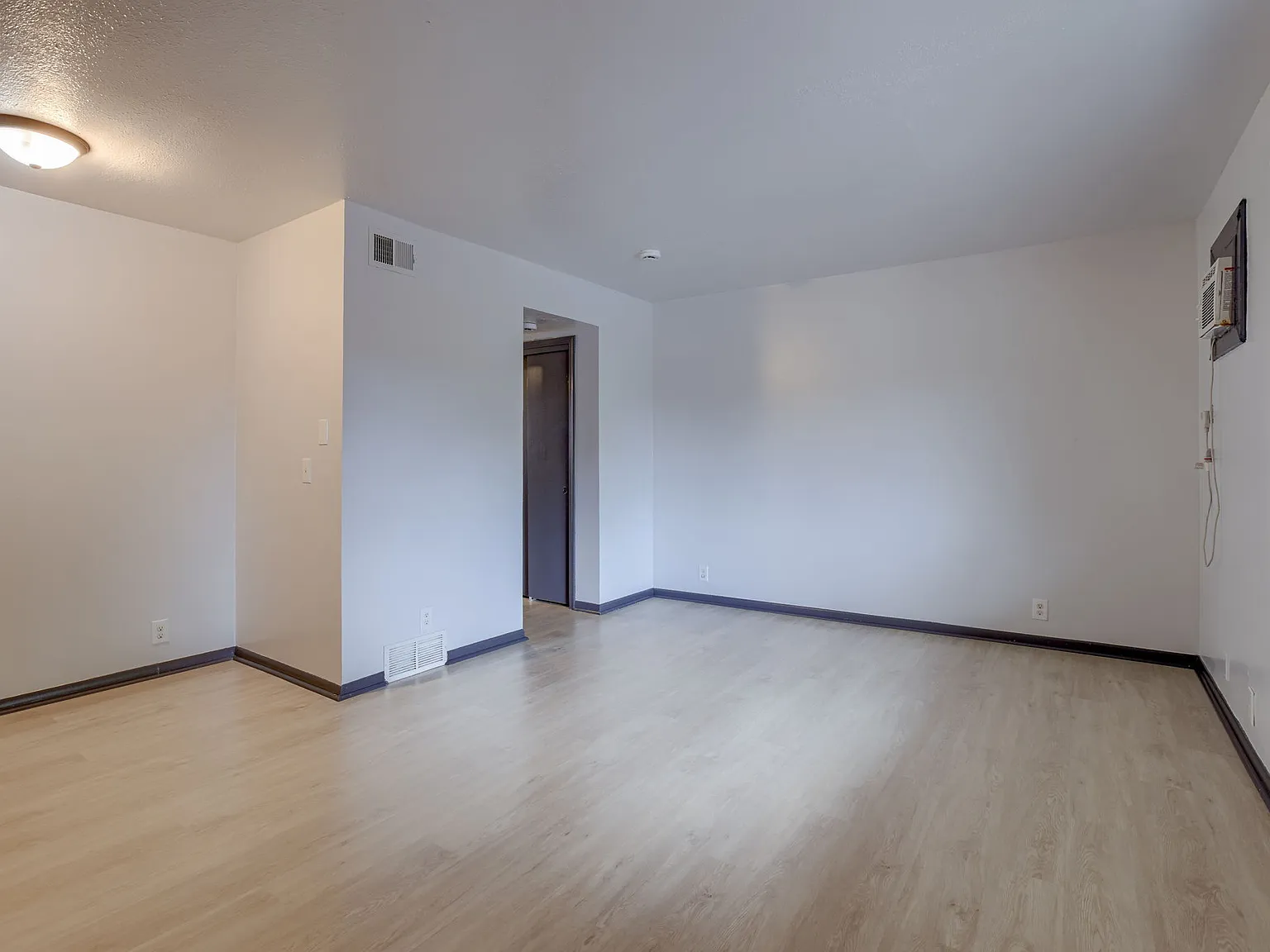 4505 Lafayette Avenue — Photo 4