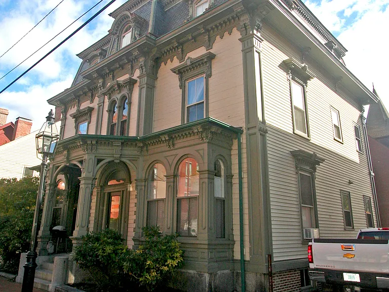 438 State St — Photo 33