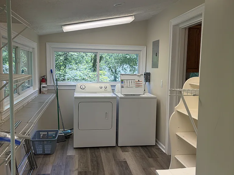 2614 Berkley Dr — Photo 12