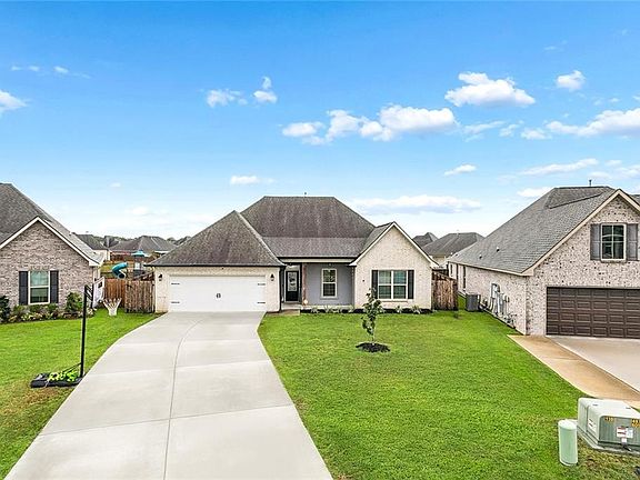 3rd image of 237 Louisiana Iris Cir
