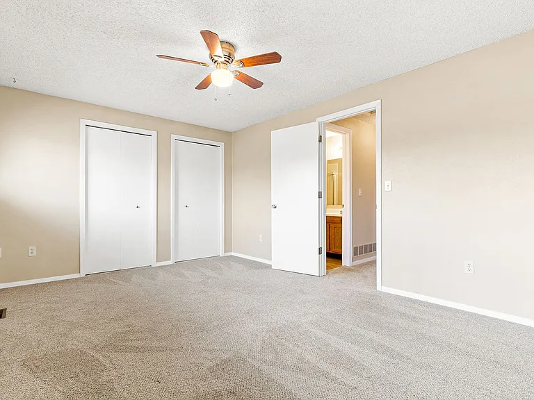 1405 S Sierra Dr — Photo 14